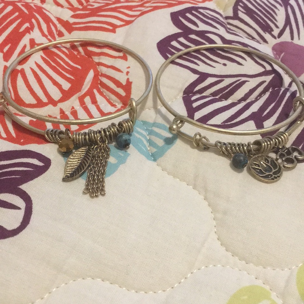 Two gold bangles - Picture 4 of 4